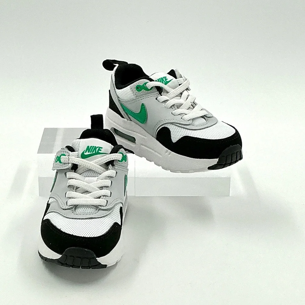Nike Boys Size 8C 8 Childs Sneaker White Black Green Air Max SYSTM Kids